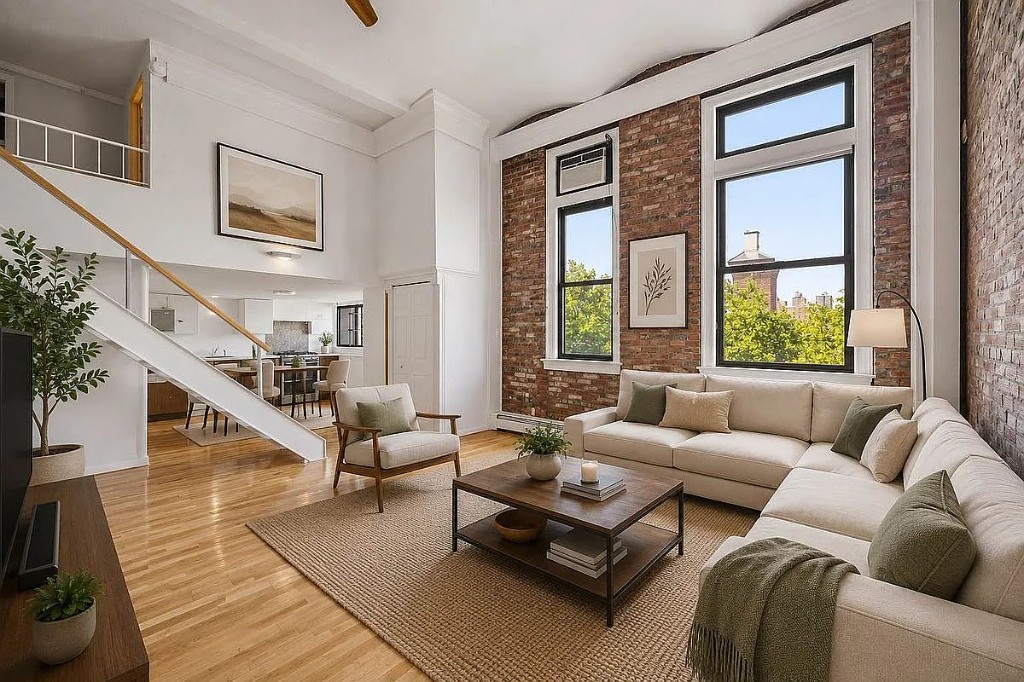 A bright loft apartment in New York